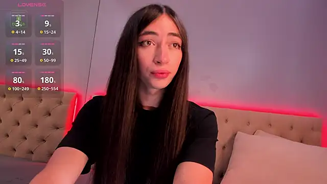NickieRainer online show from March 22, 2025, 2:03 pm