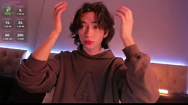 NickieRainer online show from September 14, 2025, 4:44 am