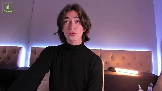 NickieRainer online show from September 21, 2025, 3:35 pm