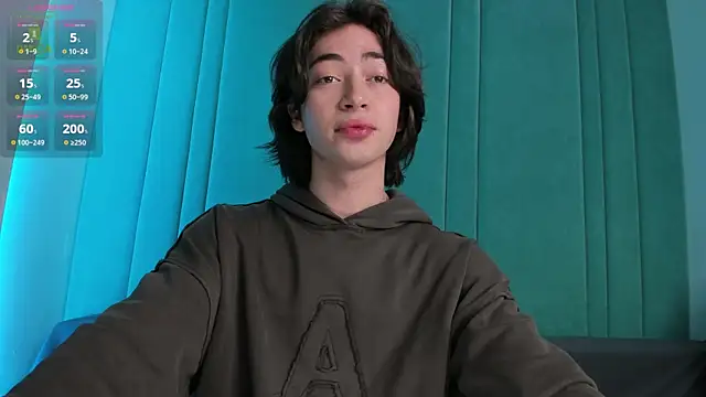 NickieRainer online show from September 24, 2025, 4:38 am