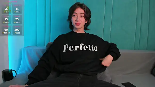 NickieRainer online show from September 25, 2025, 4:38 am