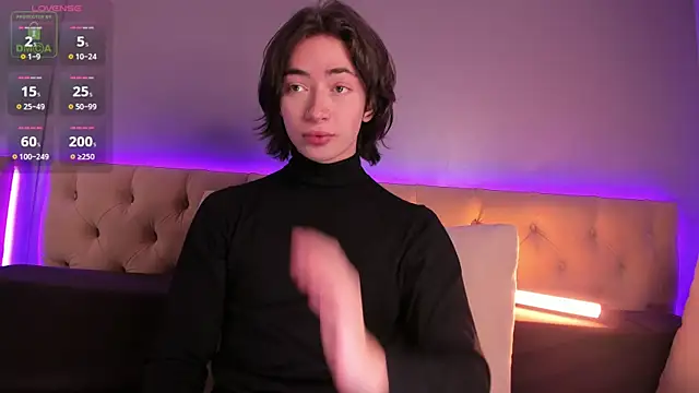 NickieRainer online show from September 28, 2025, 10:42 am