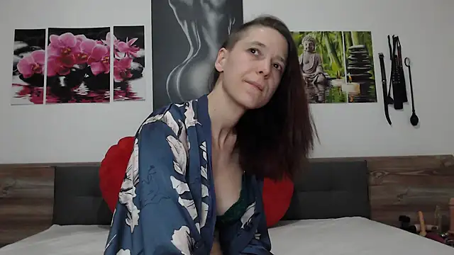 Naschkatze01 online show from February 21, 2025, 8:05 pm