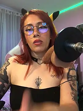 Snapshot of Luna_Paris_ chatting on December 1, 2024, 9:59 pm Luna Paris online show from December 1, 2024, 9:59 pm
