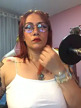 Snapshot of Luna_Paris_ chatting on December 7, 2024, 12:41 am Luna Paris online show from December 7, 2024, 12:41 am
