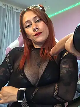 Snapshot of Luna_Paris_ chatting on January 3, 2025, 1:27 am Luna Paris online show from January 3, 2025, 1:27 am