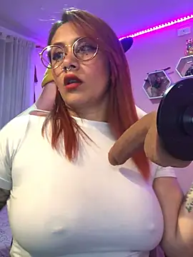 Snapshot of Luna_Paris_ chatting on February 12, 2025, 9:22 pm Luna Paris online show from February 12, 2025, 9:22 pm