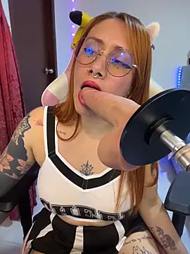 Luna Paris  online show from June 17, 2026, 3:24 pm