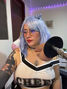 Snapshot of Luna_Paris_ chatting on July 12, 2026, 10:45 pm Luna Paris online show from July 12, 2026, 10:45 pm