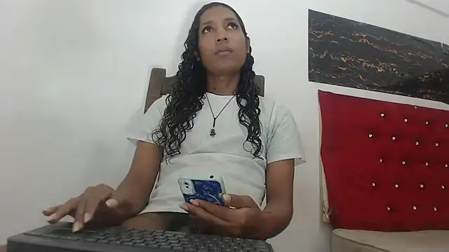 shairaStarr online show from December 4, 2024, 4:10 am