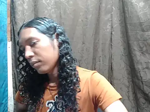 Snapshot of shairaStarr chatting on October 2, 2025, 2:51 am shairaStarr online show from October 2, 2025, 2:51 am