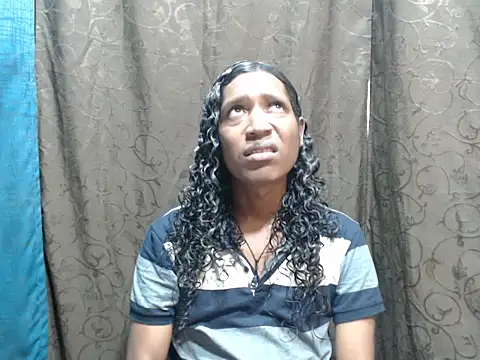 Snapshot of shairaStarr chatting on October 3, 2025, 3:03 am shairaStarr online show from October 3, 2025, 3:03 am