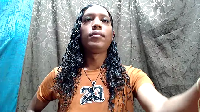 Snapshot of shairaStarr chatting on October 17, 2025, 1:53 am shairaStarr online show from October 17, 2025, 1:53 am