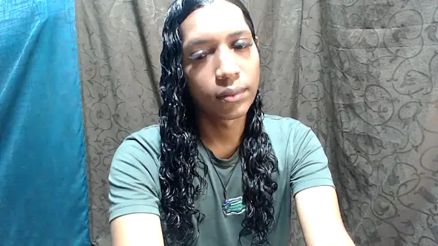 Snapshot of shairaStarr chatting on October 23, 2025, 1:32 pm shairaStarr online show from October 23, 2025, 1:32 pm