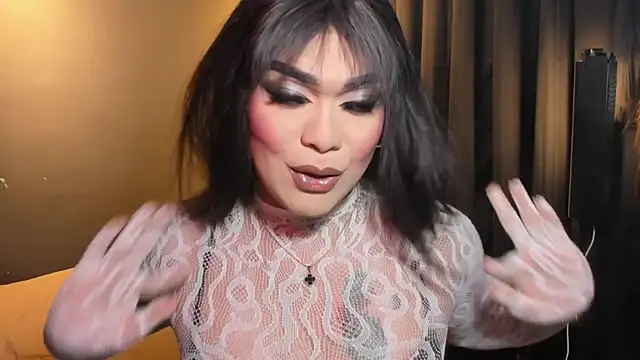 VictoriaEliz online show from September 19, 2025, 5:24 pm