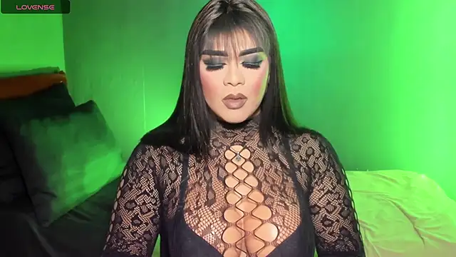 VictoriaEliz online show from November 6, 2025, 5:36 pm