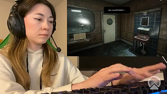 chibi moon  online show from March 15, 2026, 8:04 pm