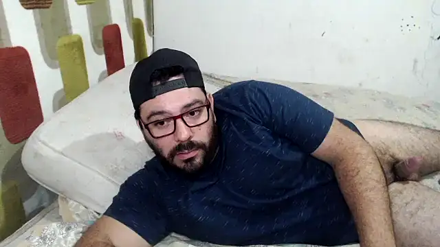 lucasprloco online show from December 21, 2024, 8:32 pm