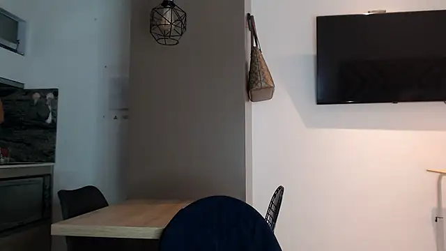 Snapshot of alexademie1 chatting on December 7, 2024, 12:41 am alexademie1 online show from December 7, 2024, 12:41 am