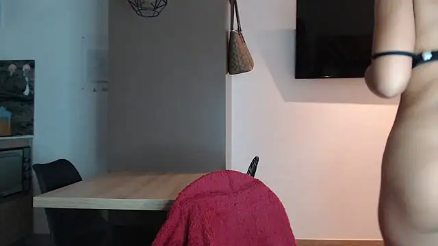 Snapshot of alexademie1 chatting on December 22, 2024, 10:47 pm alexademie1 online show from December 22, 2024, 10:47 pm