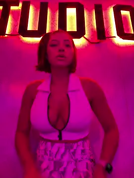 Snapshot of alexademie1 chatting on January 15, 2025, 5:26 pm alexademie1 online show from January 15, 2025, 5:26 pm