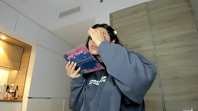 Snapshot of alexademie1 chatting on October 6, 2025, 2:14 pm alexademie1 online show from October 6, 2025, 2:14 pm