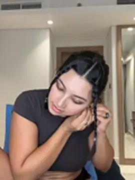 alexademie1 online show from April 16, 2026, 2:29 pm