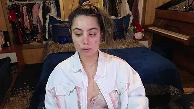 VanessaDoyle online show from December 4, 2025, 5:10 pm