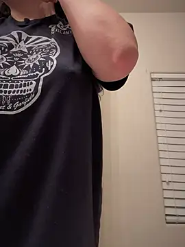 drizzypeach602 online show from December 23, 2024, 6:55 am