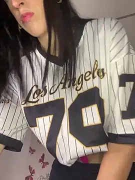 Snapshot of Amira_Milker chatting on December 27, 2024, 3:37 pm Amira Milker online show from December 27, 2024, 3:37 pm