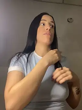 Snapshot of Amira_Milker chatting on January 18, 2025, 3:42 am Amira Milker online show from January 18, 2025, 3:42 am