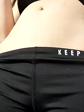 Amira Milker online show from November 13, 2025, 3:00 pm