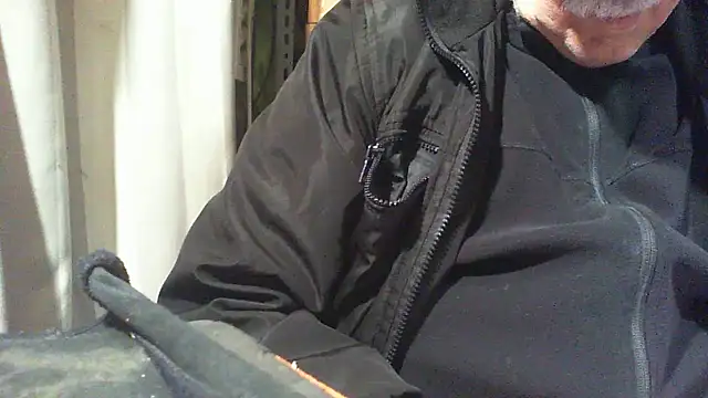 nonnomaturobisex online show from November 18, 2025, 7:57 am