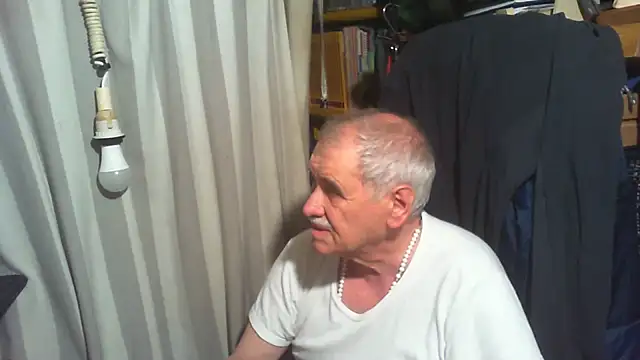 nonnomaturobisex online show from May 4, 2026, 2:02 pm
