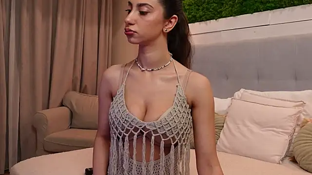 Snapshot of IsabellaMysty chatting on June 10, 2026, 9:25 pm IsabellaMysty online show from June 10, 2026, 9:25 pm