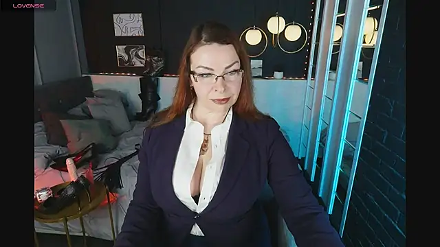 MrsIngrid online show from November 29, 2025, 2:42 pm