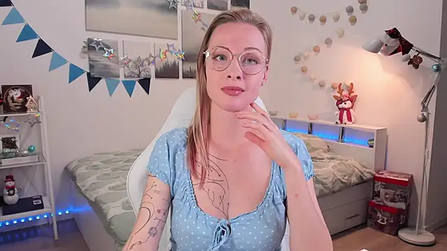 Snapshot of MissRightX chatting on December 13, 2024, 3:43 pm MissRightX online show from December 13, 2024, 3:43 pm