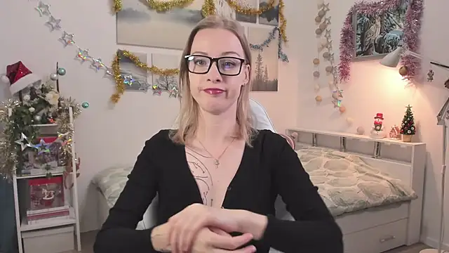 MissRightX online show from December 15, 2025, 10:41 am