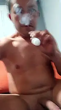 Snapshot of Roberts8inchcock chatting on December 21, 2025, 9:38 am Roberts8inchcock online show from December 21, 2025, 9:38 am