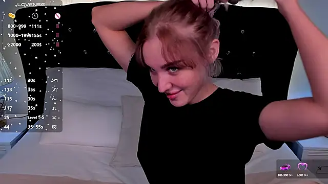 LianaFord online show from September 22, 2025, 7:27 pm