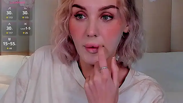 LianaFord online show from October 12, 2025, 11:04 pm