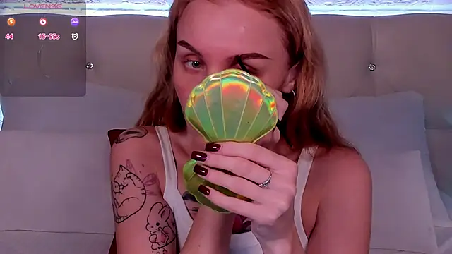 LianaFord online show from November 26, 2025, 11:06 pm