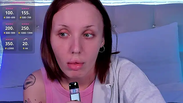 LianaFord online show from May 2, 2026, 4:28 am