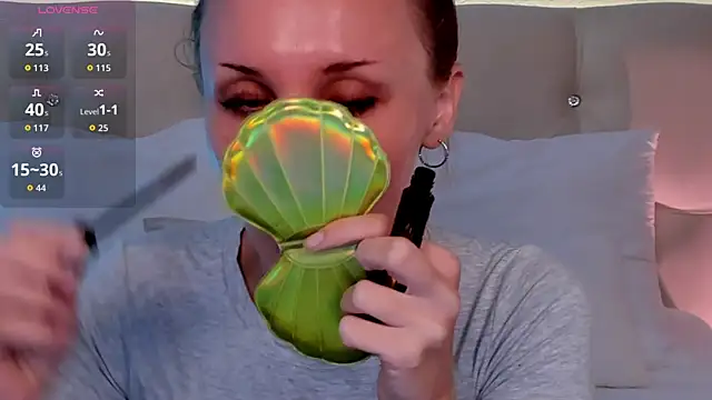 LianaFord online show from July 10, 2026, 5:12 am