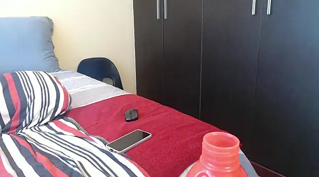 yummycherryxx online show from December 18, 2024, 9:58 am