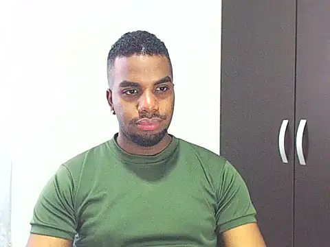 Snapshot of Rene_hotman chatting on January 2, 2025, 7:40 pm Rene hotman online show from January 2, 2025, 7:40 pm
