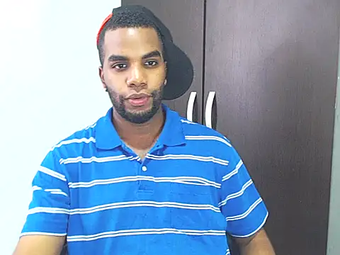 Snapshot of Rene_hotman chatting on March 9, 2025, 7:59 pm Rene hotman online show from March 9, 2025, 7:59 pm