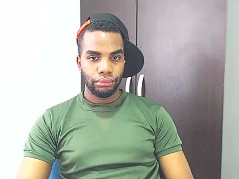 Snapshot of Rene_hotman chatting on March 10, 2025, 7:18 pm Rene hotman online show from March 10, 2025, 7:18 pm