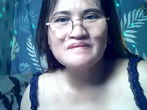 Amazing Angel22 online show from May 15, 2026, 12:45 pm