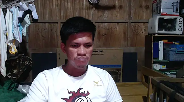 Snapshot of SweetasianHugoxxx chatting on January 4, 2025, 2:35 pm SweetasianHugoxxx online show from January 4, 2025, 2:35 pm